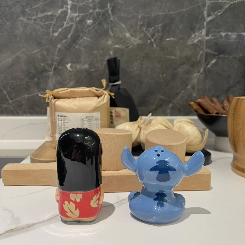 ديزني التوابل جرة غرزة الكرتون لطيف السيراميك الملح السكر MSG الفلفل مسحوق التوابل تخزين جرة المطبخ سطح المكتب حلية مجموعة