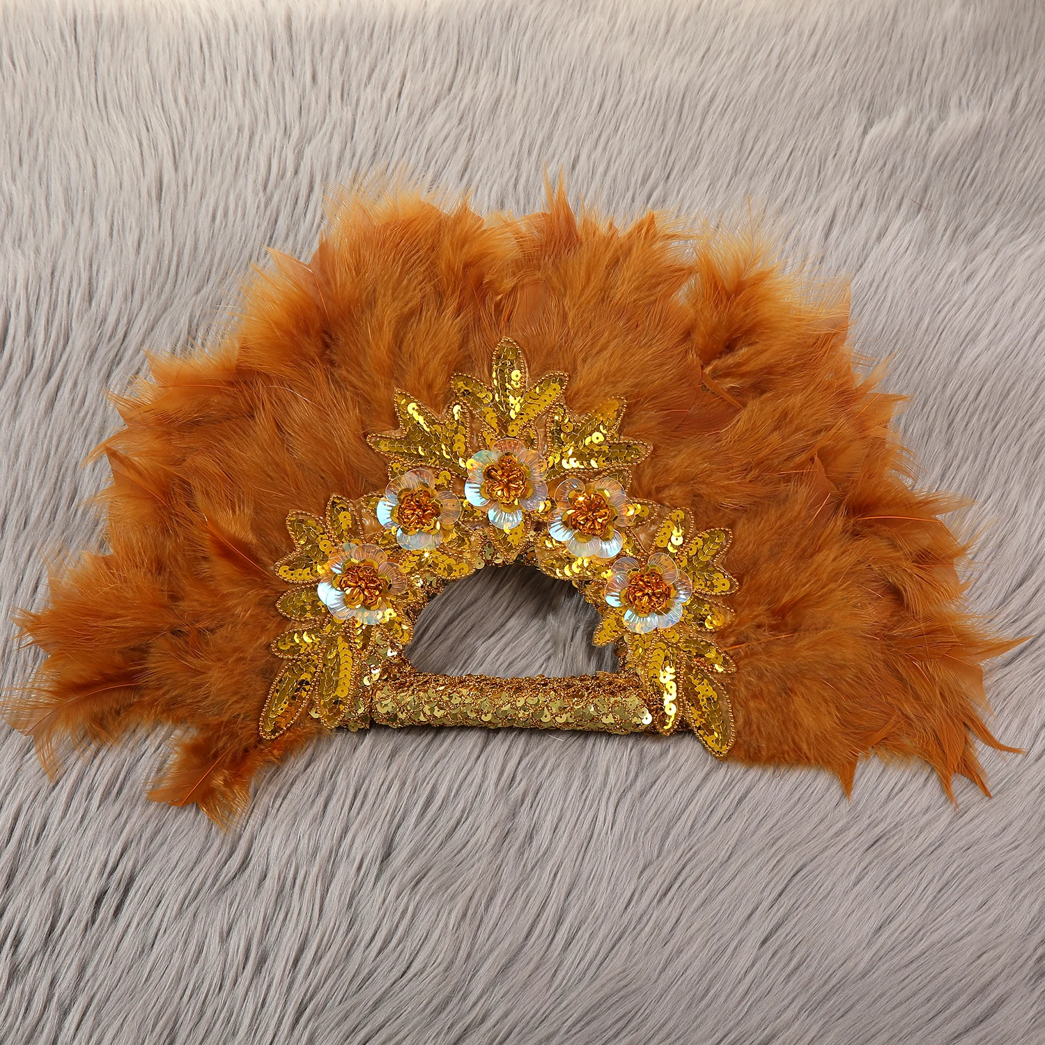 Pengantin elegan pernikahan berwajah ganda memegang kostum kipas bunga plum kipas pertunjukan tari kipas Halloween