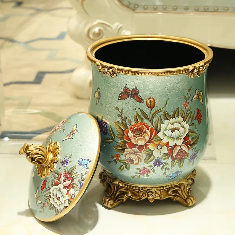 

Vintage European Living Room Resin Trash Bin with Lid Creative Home Decor Storage Bucket Resin Craft Ornament Waste Basket