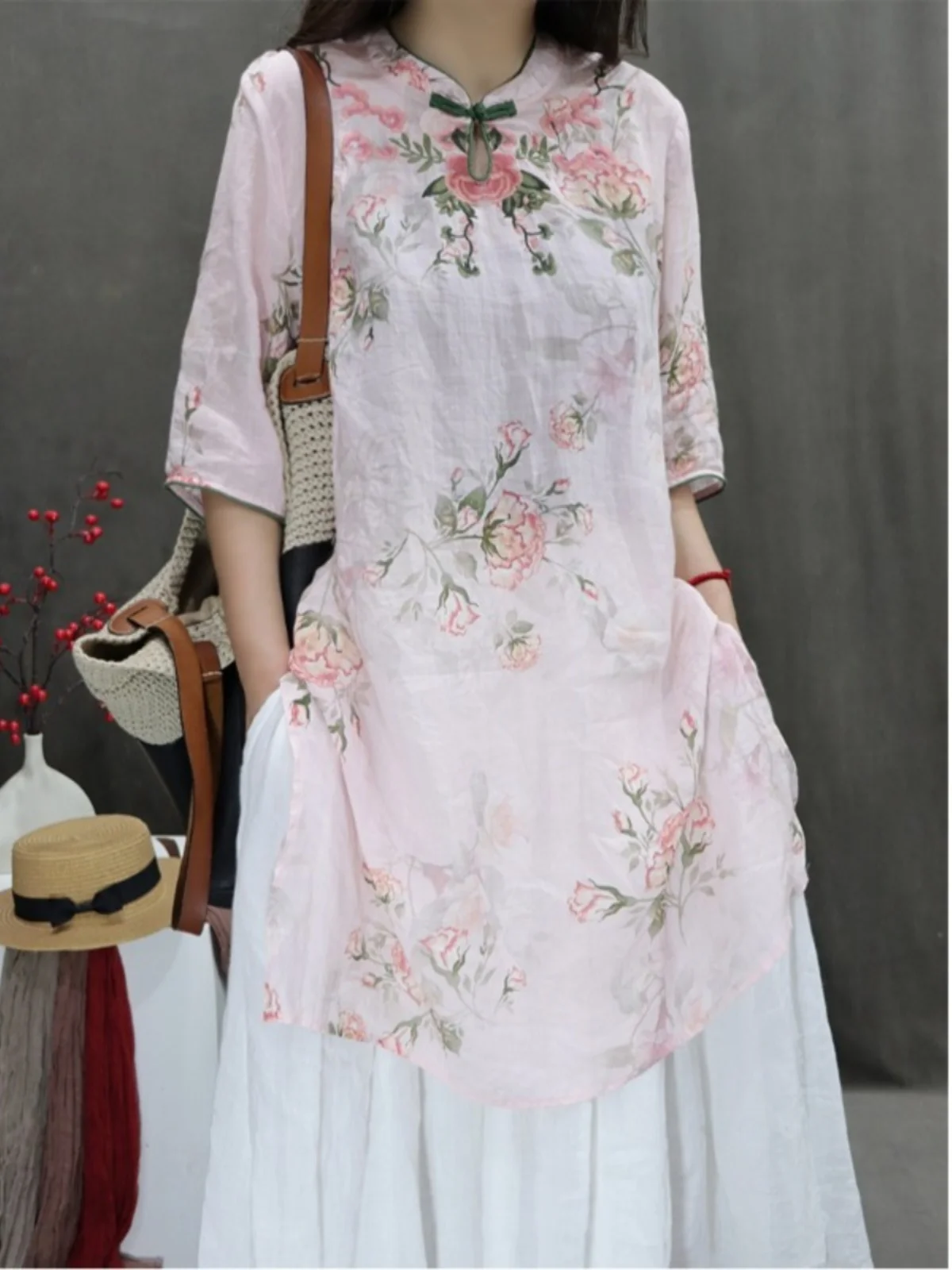 Retro cinese Sle Stampa in seta a cinque quarti Sve irt Colletto alla coreana da donna di grandi dimensioni Bottoni di media lunghezza con spacco Flor...