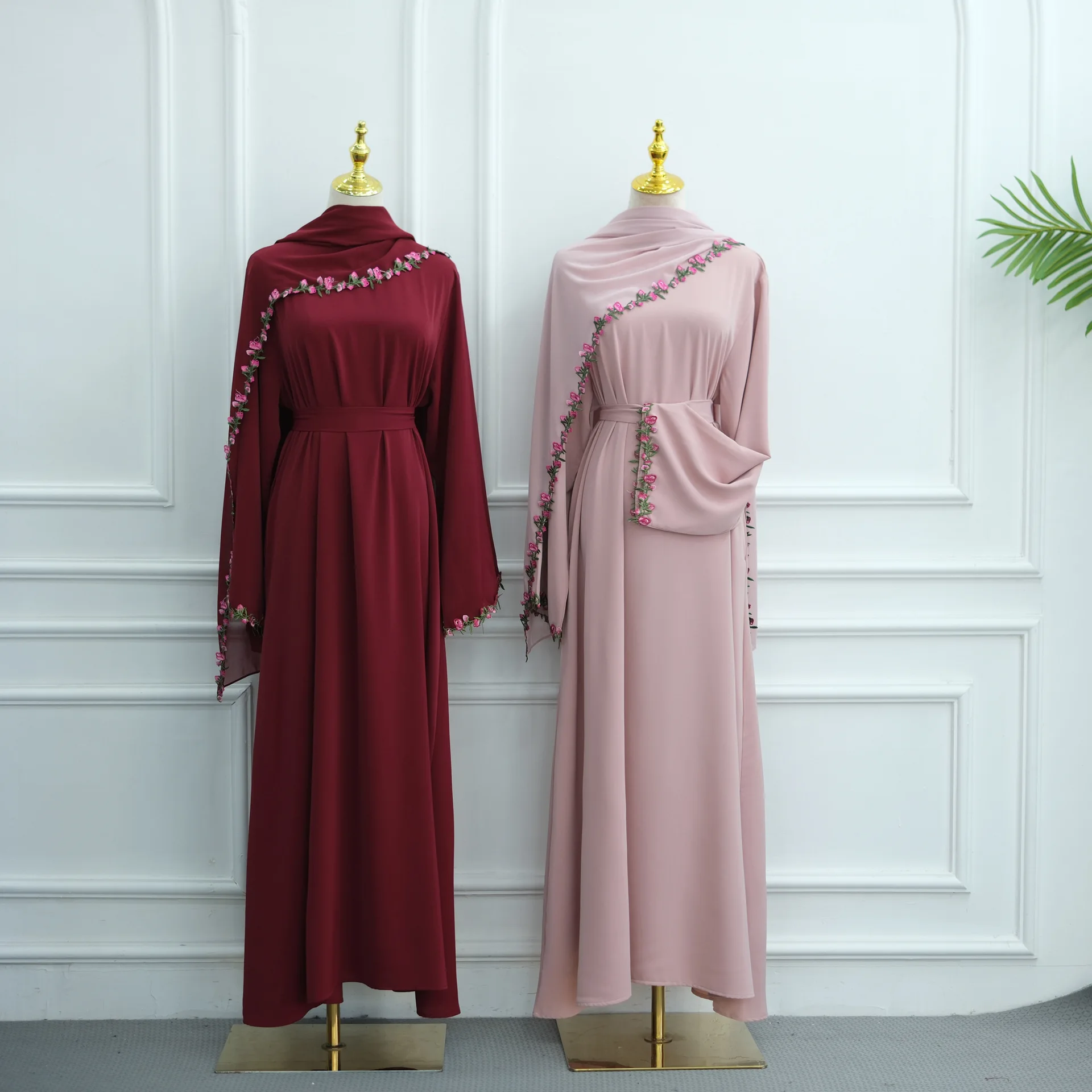 Zahraa Damenkleider Islamische Kleidung Freizeitkleid Spitzenblumen Neues Weiches Nida Geschlossenes Abaya Muslimisches Kleid mit Passendem Hijab – Detail 7