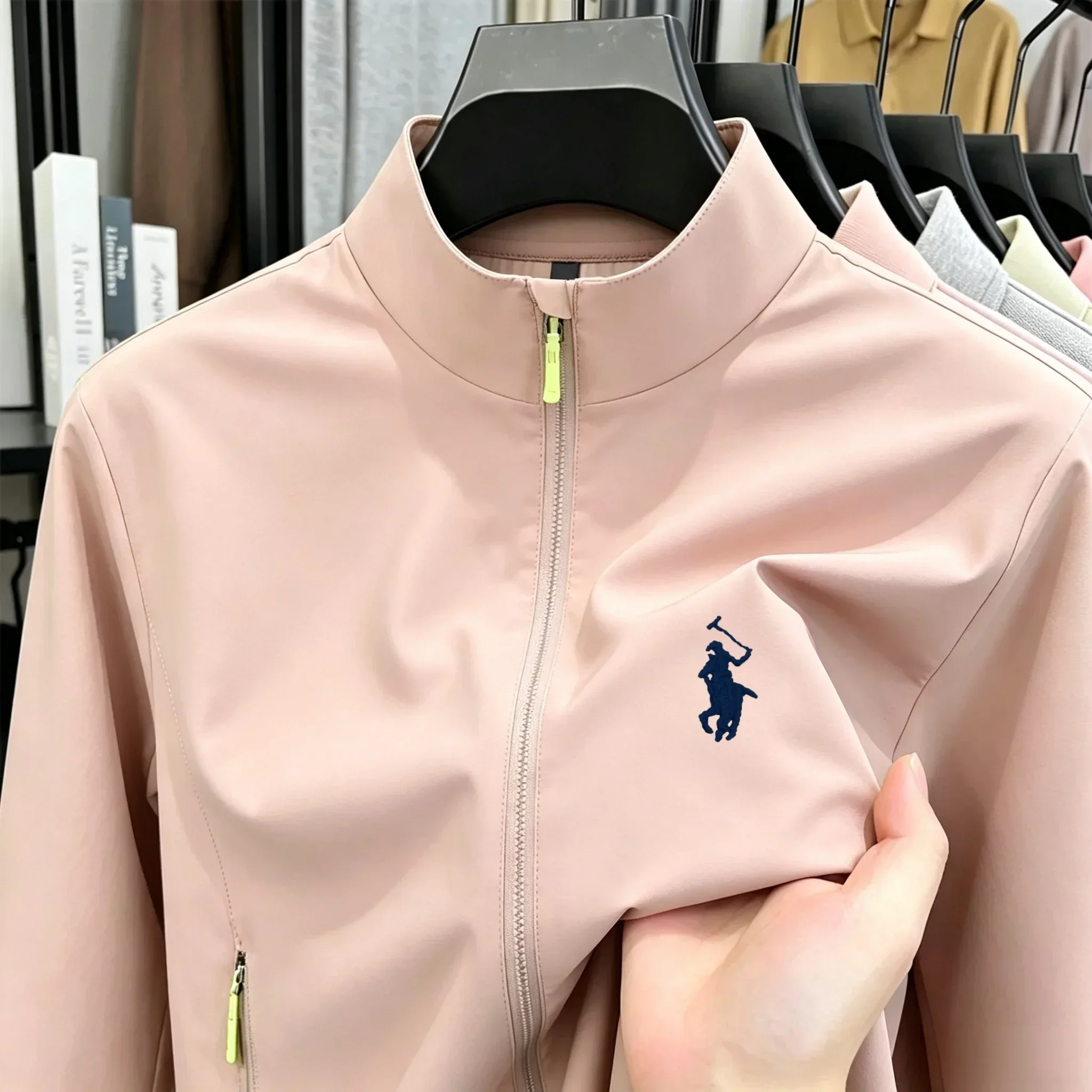 2026 neue High-End-Markenjacke für Damen und Herren mit langen Ärmeln und Reißverschluss, Herbstmode, exquisite Stickerei, wasserdicht, strapazierfähig. – Detail 7