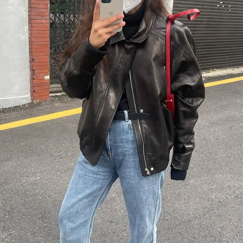 

Осень 202, ленивая ретро мотоциклетная куртка из овчины, модная свободная женская повседневная черная/кофейная куртка большого размера из натуральной кожи, пальто