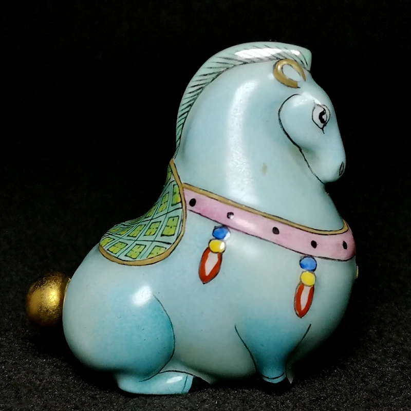 YIZHU CULTUER ART Size 6 x 6 cm Mark Chinese Porcelain Painting Tang Ma Horse Statue Snuff Bottle Collection Decoration
