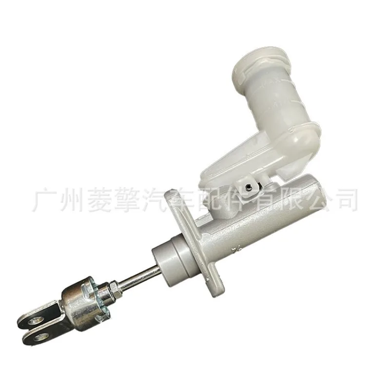 Clutch Master Cylinder MR374858 Fit For Mitsubishi Pajero V73W V77W V93W V97W Replacement Spare Part