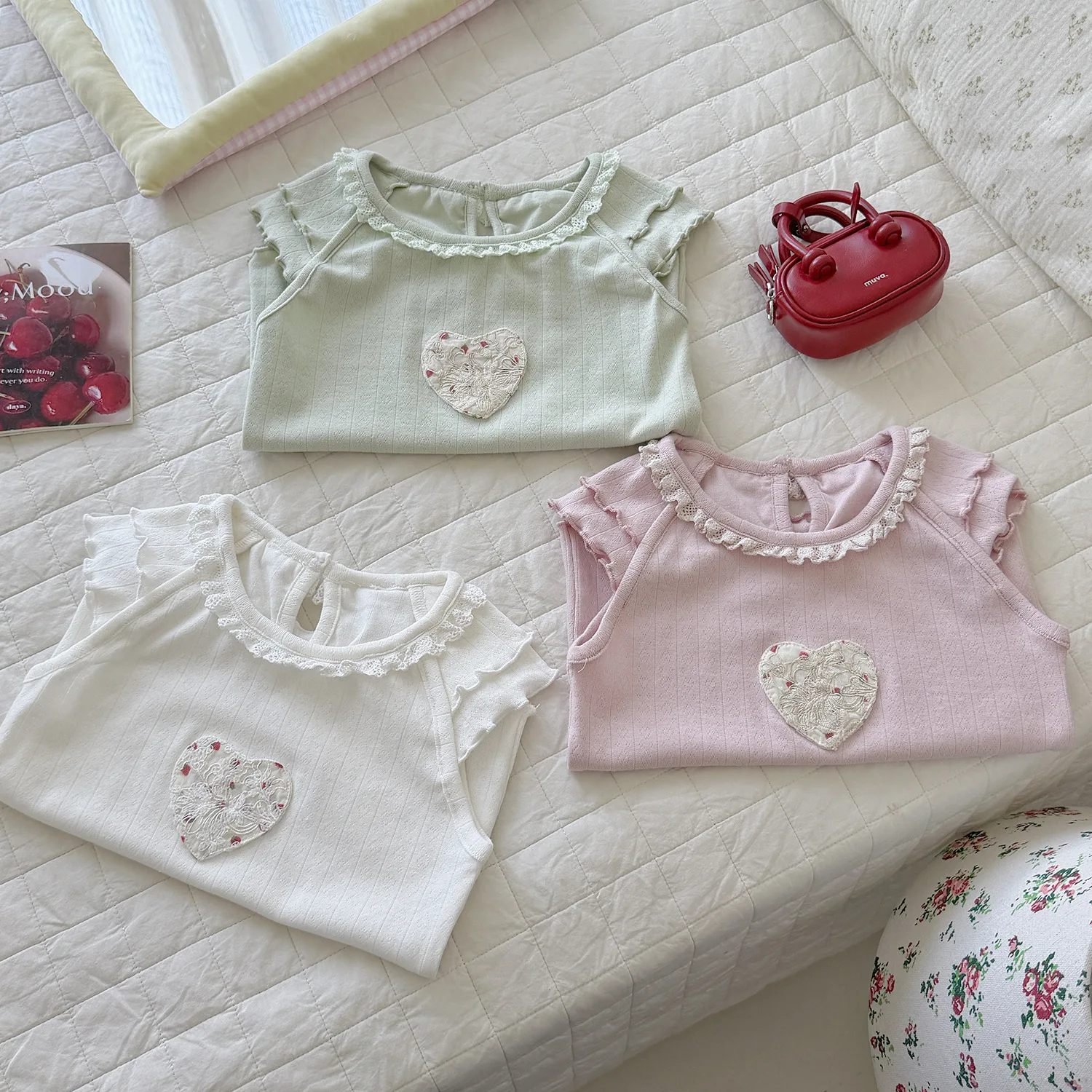 2026 Summer New Girls Knitted Top Elastic Pit Strip Lace Embroidered Love Embroidered Children Flying Sleeve T-shirt
