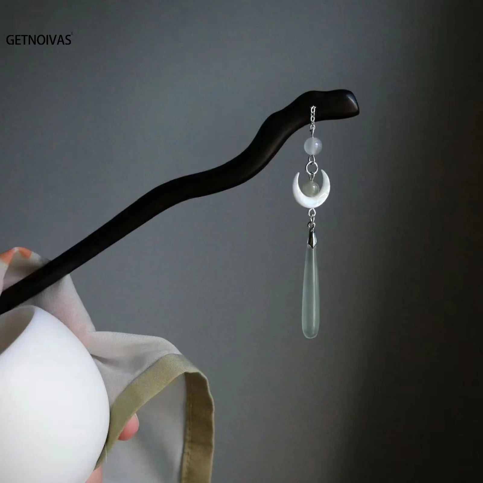 

Винтажные деревянные шпильки для волос в китайском стиле для женщин и девушек, заколка-шпилька с лунным кисточком, украшение для волос в стиле Ханьфу, аксессуары для волос