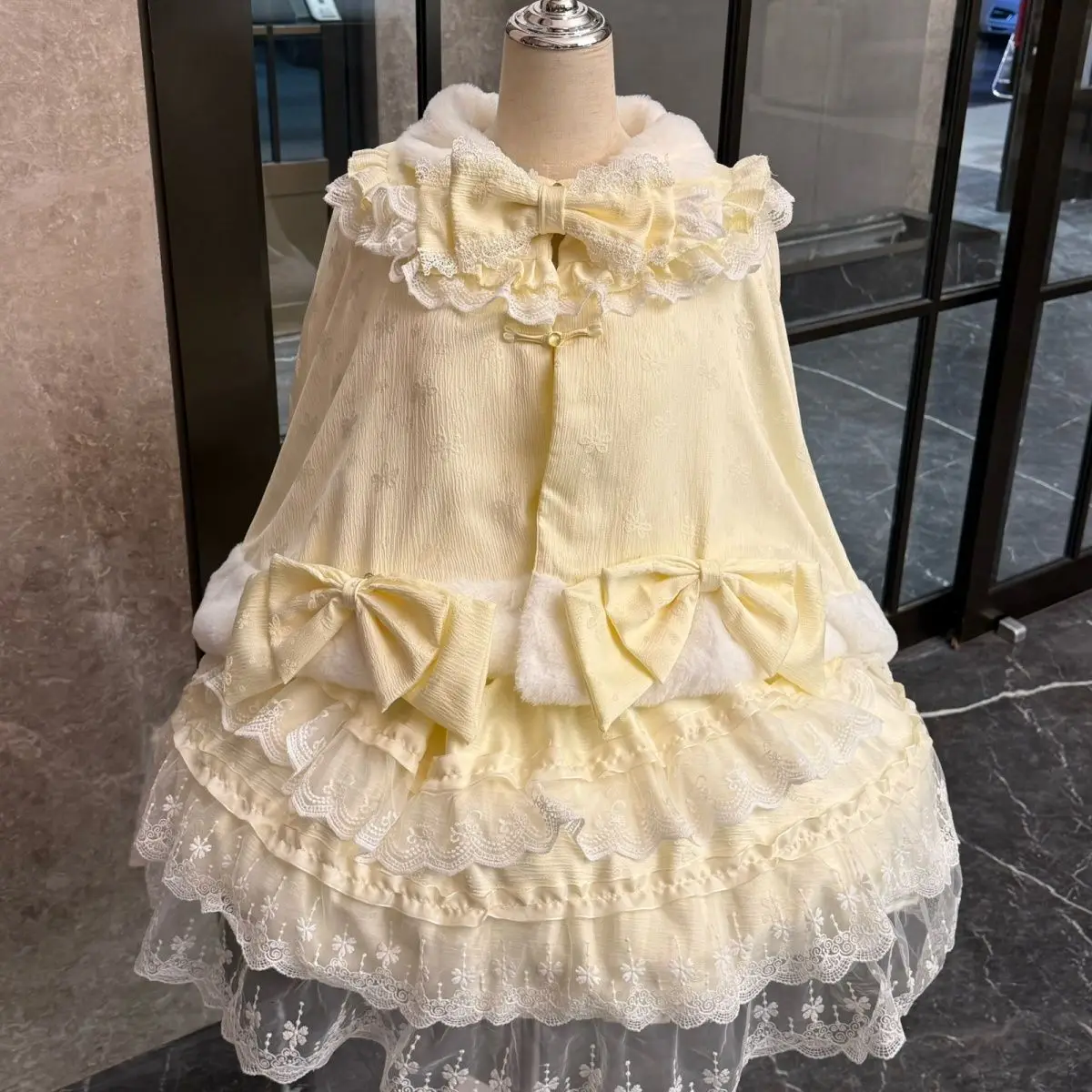 

Оригинальный дизайн Coalfell от Yingling Lolita: милая короткая куртка-шаль для девочек, новинка осенне-зимнего сезона в японском стиле.