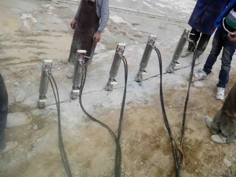 المبيعات المباشرة لآلة تقسيم الصخور المحمولة من الشركة المصنعة لآلات التقسيم الهيدروليكية الصغيرة