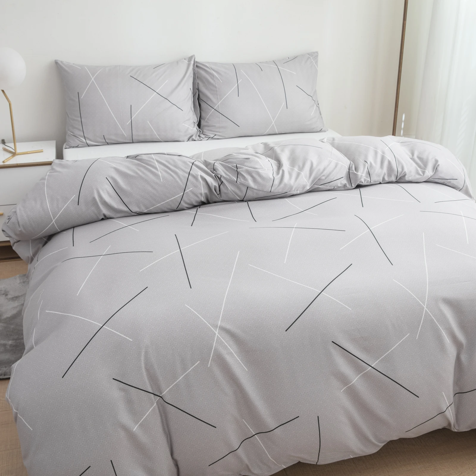Light Gray Line Print Bedspread 3-Piece Set, Ultra-Soft, Comfortable and Breathable Bedding Duvet Set, Suitable for Bedrooms and Guest Rooms (Bedspread + Pillowcases, Without Quilt and Pillow Core) for All Seasons, Machine Washable