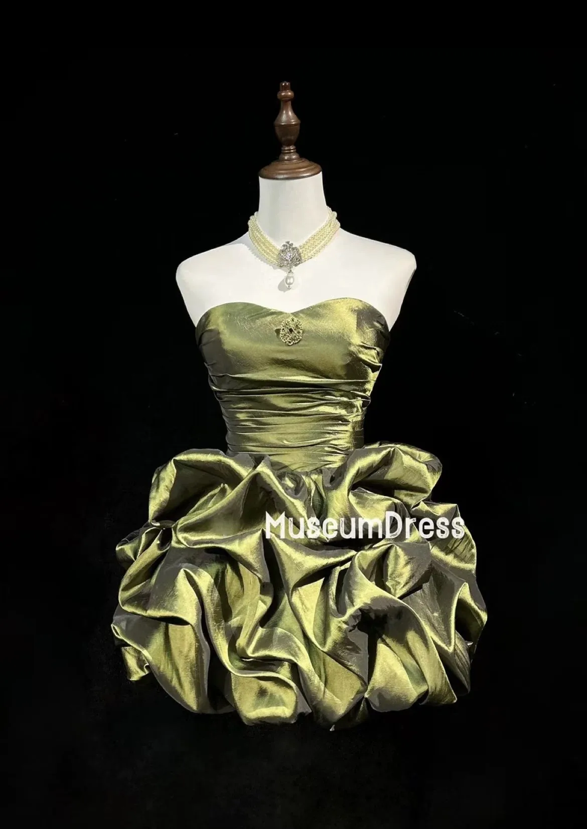Short Dress Original Design Gown Pleated with Short Length Puffy Skirt Silhouette Skirt Pleated Dress for Women