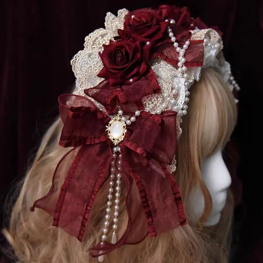 

Японские оригинальные аксессуары для волос в стиле Лолита ручной работы: очаровательная повязка на голову с бордовым кружевным бантом и розами, великолепная повязка для косплея в стиле горничной.