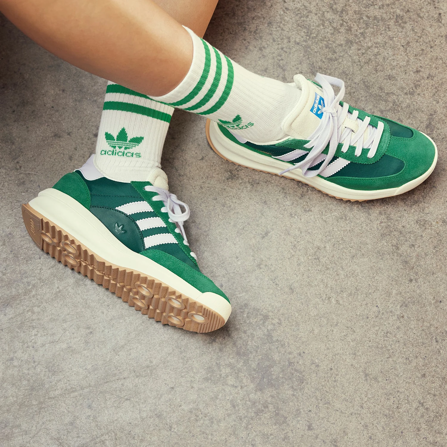 

Adidas genuine Three Stripes Women's Retro Lightweight Durable Sports Shoes IH7993