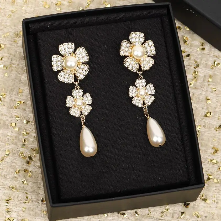 

2024 Europe America Designer Brand Top Quality Crystal Pearl Sunflower Earrings Ear Clip Woman Luxury Jewelry Lovey Gift Trend