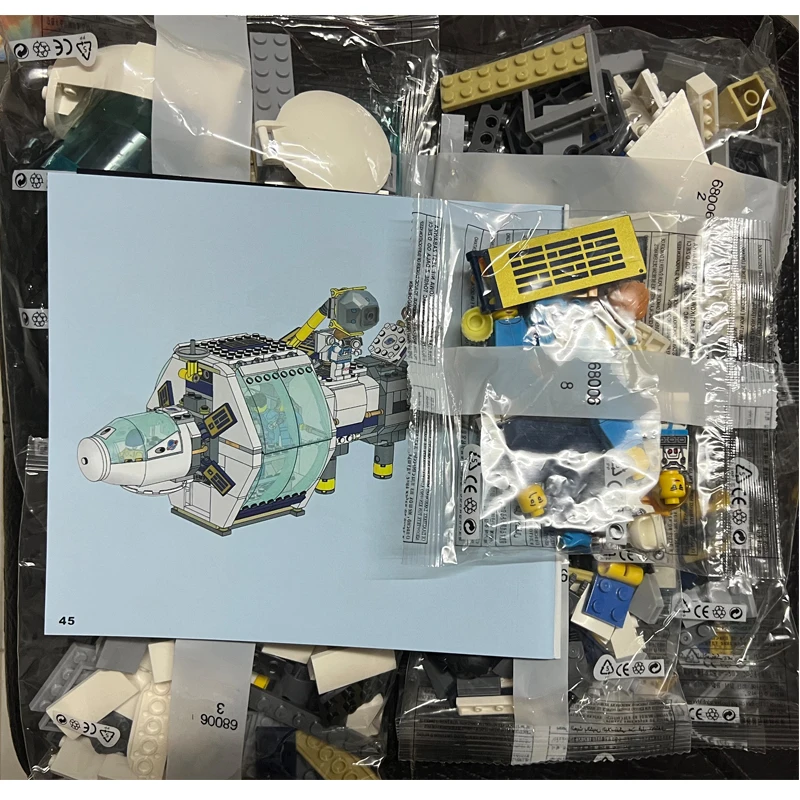 514pcs City Series Lunar Space Station Building Blocks Rocket Launch Centre Space Capsule Astronaut Bricks Toys For Boys Gifts