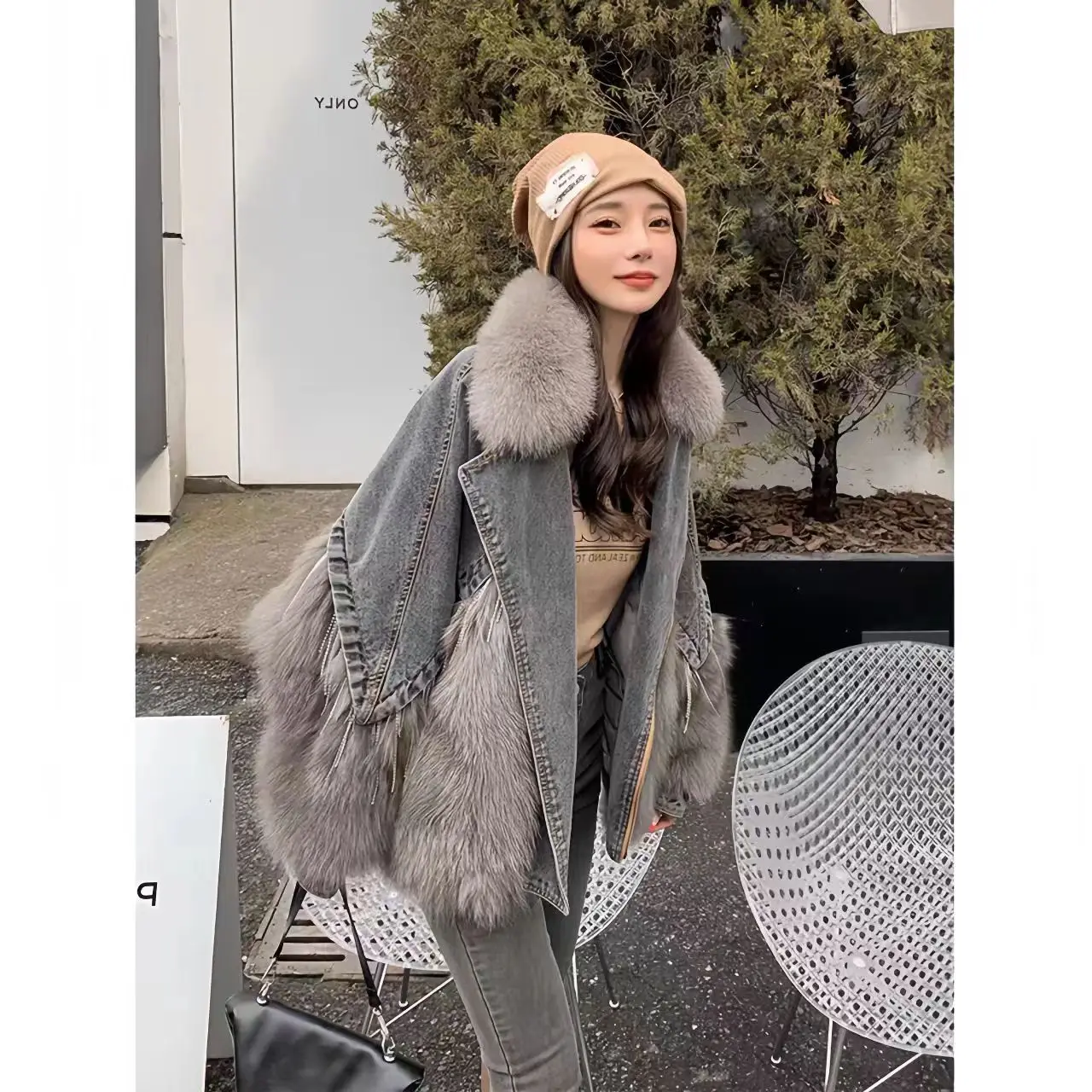 Denim Patchwork Imitation Fox Fur Grass, Tassel Style Overcoming Fur Collar Women's Coat, Winter New 2023