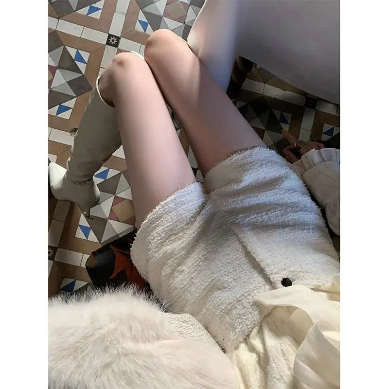 Pantaloncini di tweed stile francese autunno/inverno 2023 Pantaloncini di avvio dimagranti a vita alta per le donne Design elegante e chic Versatile e unico