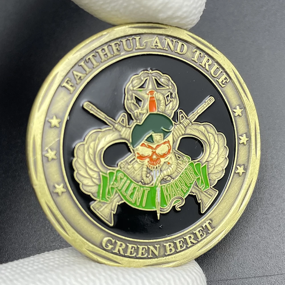 عملة تحدي القوات الخاصة للجيش الأمريكي، قبعة خضراء برونزية، مقتنيات العملات المعدنية DE OPPRESSO LIBER، ميدالية تذكارية في الكبسولة