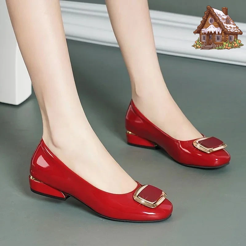 

2026. Женские туфли на низком каблуке. Универсальные противоскользящие туфли из мягкой перламутровой кожи с мягкой подошвой. Удобные модные туфли на одной квадратной пряжке.