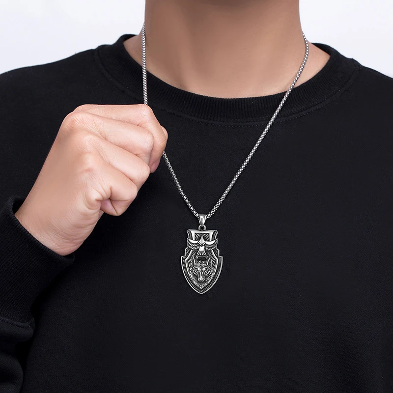 Vintage Animals Design Necklaces Hypoallergenic 316L Stainless Steel Personalized Cat Eagle Owl Pendant Necklaces With Box Chain