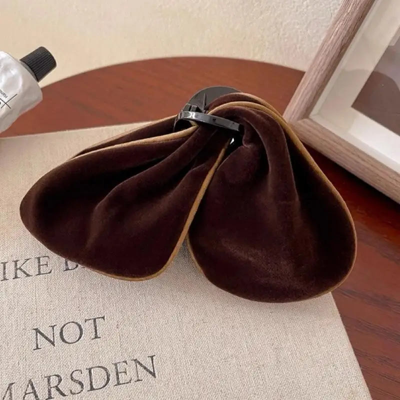 الفرنسية خمر المخملية مثلث مشبك شعر المرأة الخريف الشتاء أوبدو القرش المشبك الكورية نمط اكسسوارات للشعر #5