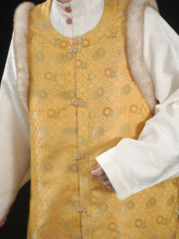 

Костюм Ханьфу из атласа с вышивкой «Маленькая ромашка» в стиле Нанан, осенне-зимний, традиционный китайский женский наряд