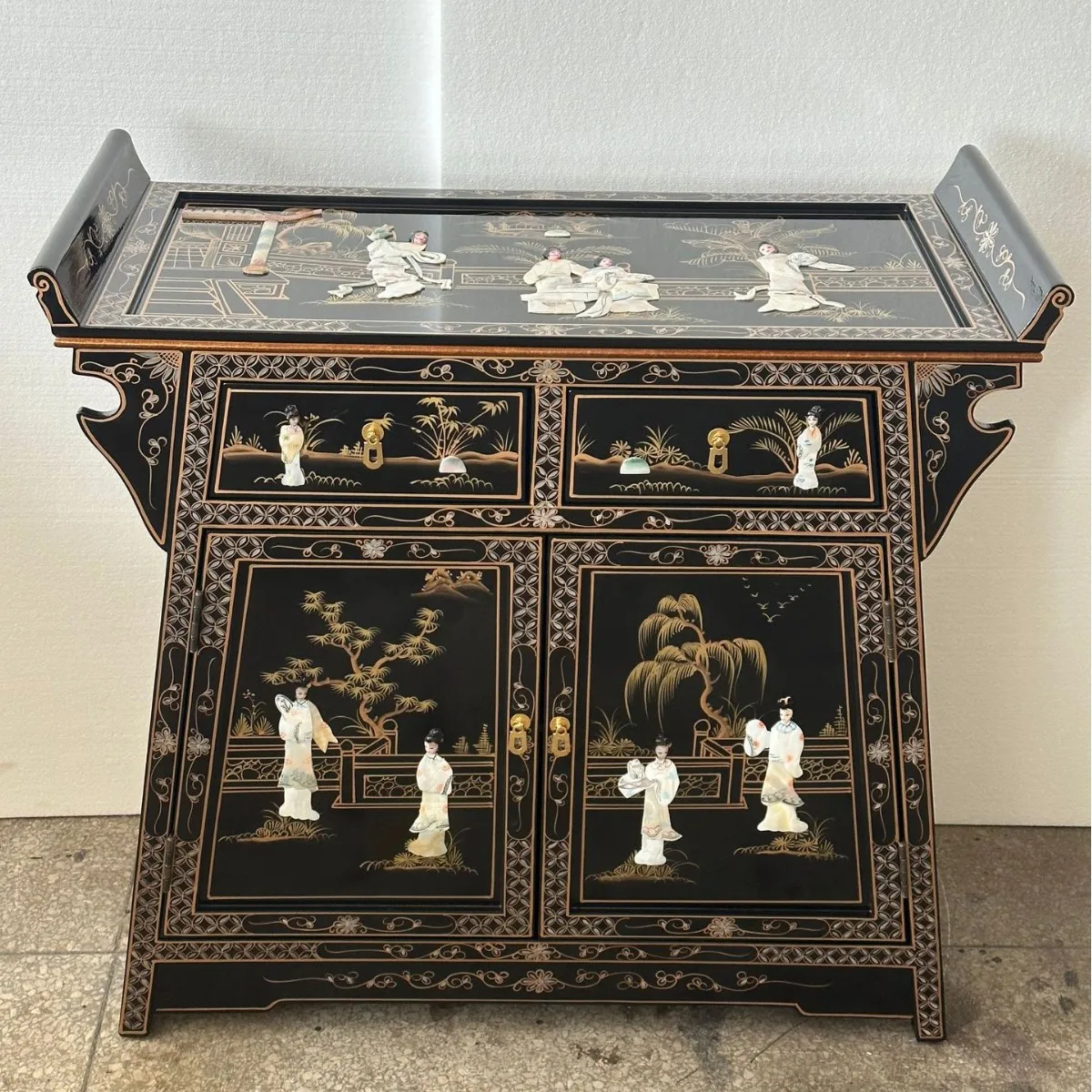 LTT shell craft character upturned head cabinet foyer entrance decorative cabinet classical bright painted furniture
