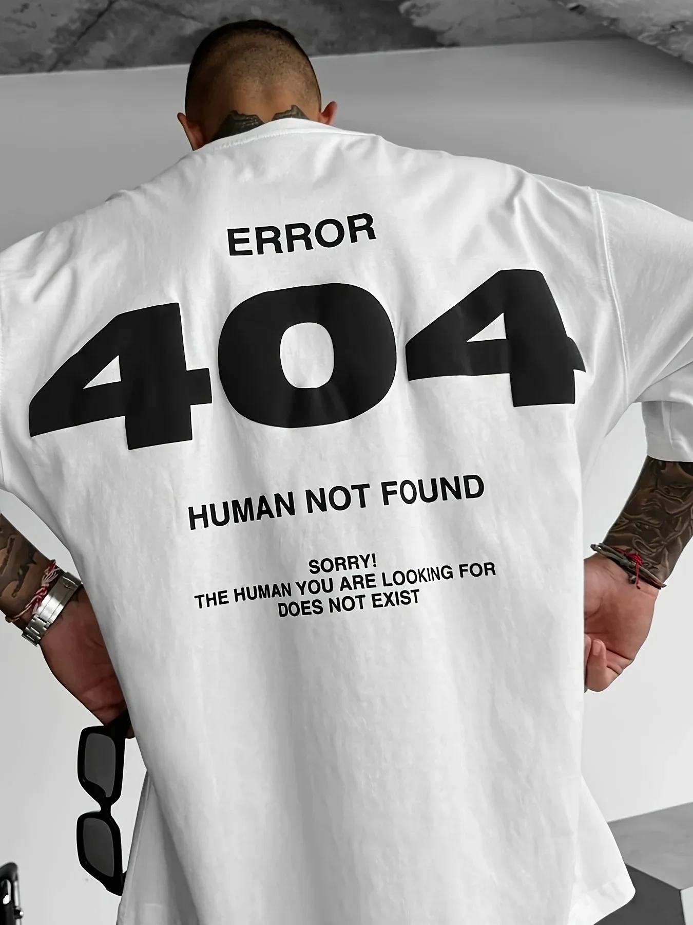 تي شيرت كاجوال للرجال بتصميم رمز الخطأ 404 - أبيض، فضفاض، أكمام قصيرة، رقبة دائرية، بوليستر، صيفي ضروري لـ