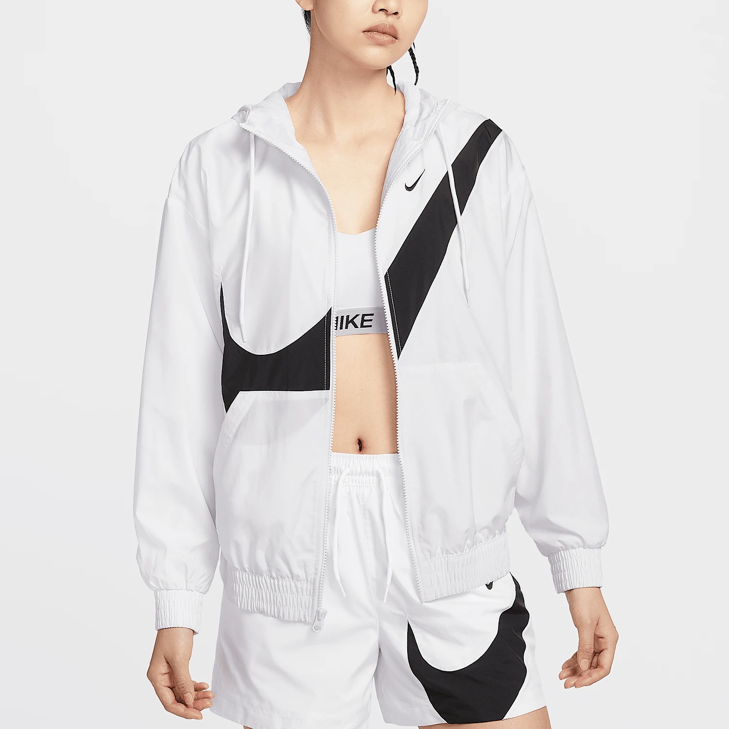 

Nike genuine Sportswear Women's Large Logo Woven Jacket HM8972-100