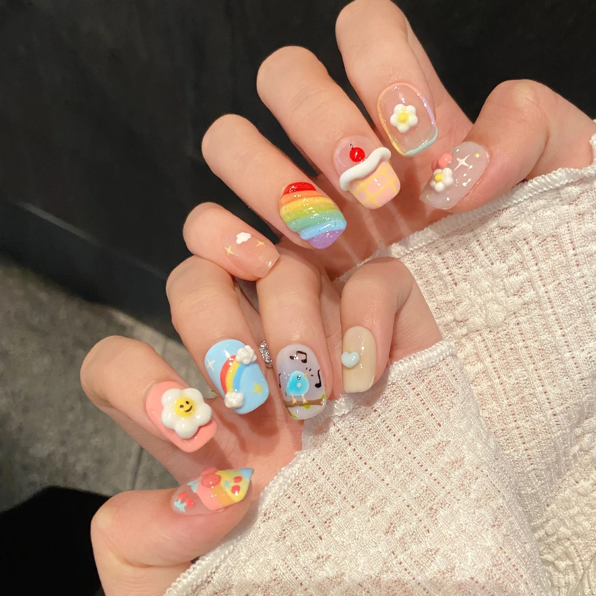 10 Stück reine handgepresste kurze quadratische Nagelkunst, schöne künstliche Nägel, farbenfroher Sommer, Regenbogen, Wolken, Liebe, Kirschen, ideal für Frauen, niedlich – Detail 2