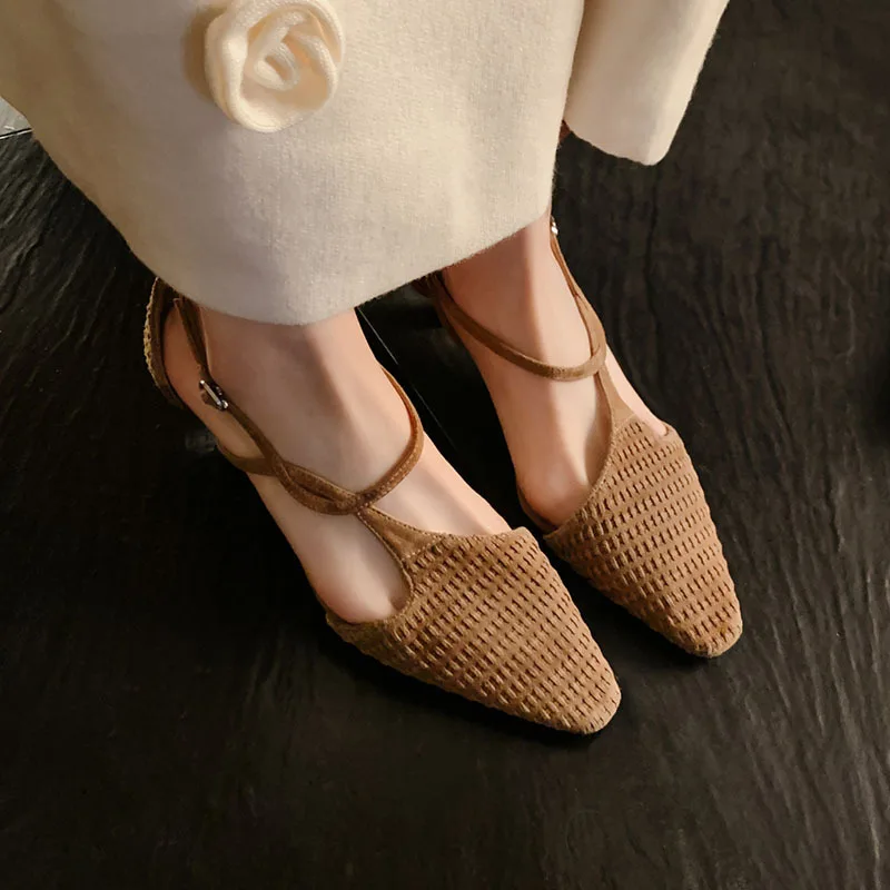 

Неглубокие туфли-лодочки на шпильке из мягкой кожи с квадратным носком и перекрестными ремешками, темпераментные сандалии на среднем каблуке, женская обувь большого размера