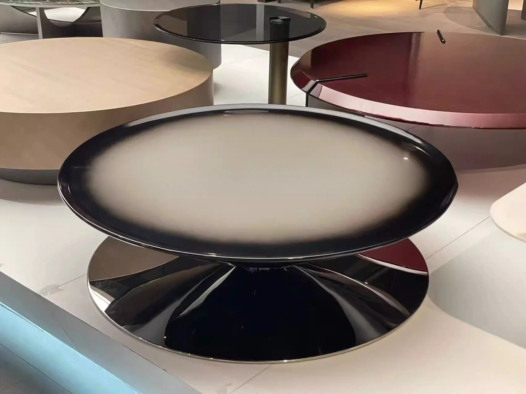 Minimalist Internet celebrity art gradual change color paint suspension round coffee table mirror base