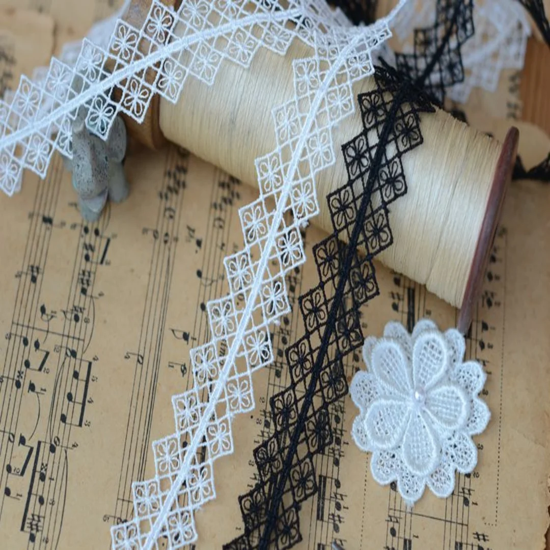 Ширина 1 ярд, 0,98 дюйма, черная/молочно-белая кружевная отделка в шахматном порядке, вышитое кружево, кружевная отделка с цветочным принтом, кружево с отделкой для платья своими руками