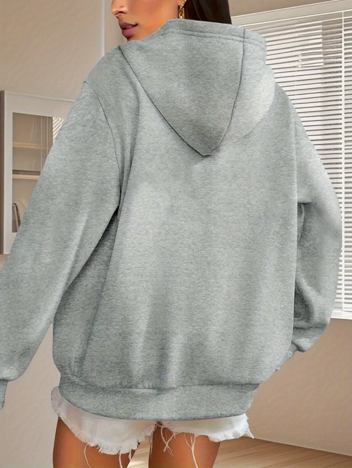 سويت شيرت نسائي بسحاب للخريف والشتاء يحافظ على الدفء والفضفاض بطباعة غير رسمية سترة نسائية بغطاء للرأس وسحاب رمادي فاتح ناعم