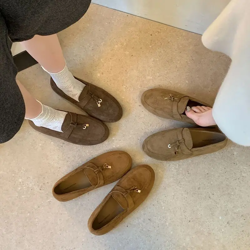 Retro Velvet Flat Bottom Loafers Women's European Goods 2026 Autumn New One-Touch Bean Bean Single Birkenshoes Fashionable Ca...
