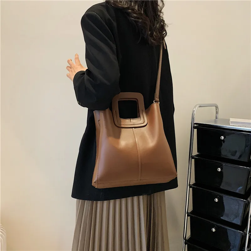 2024 New Cute Fashion Women borse a tracolla Tote Crossbody PU Leather secchio giornaliero ad alta capacità Multi-funzione per il tempo libero