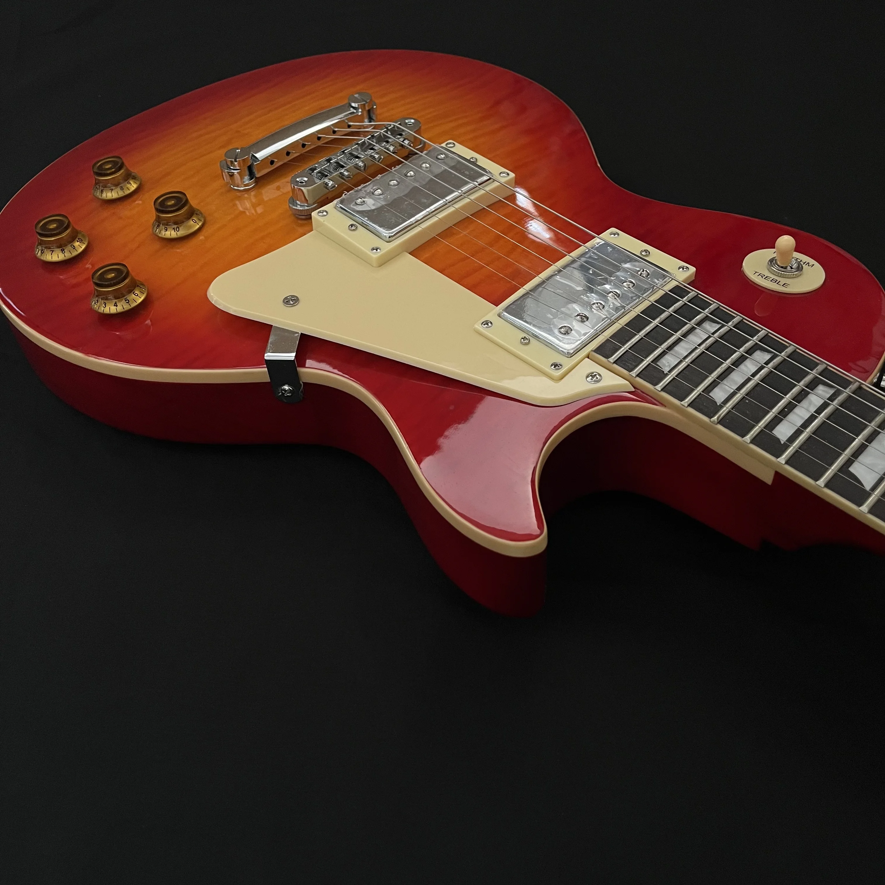 

High quality classic electric guitar,flamed maple veneer,Cherry color,in stock