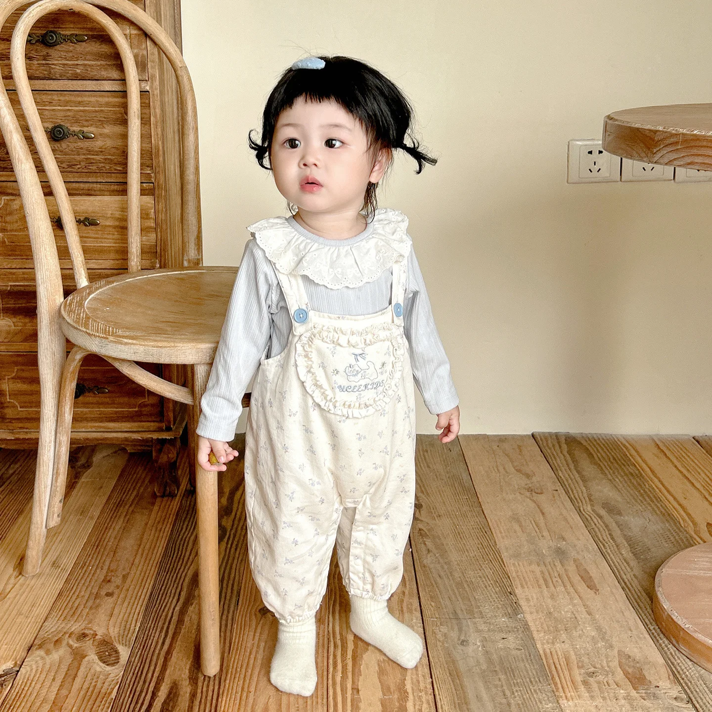 

Playful Overalls Set for Baby Girls, Cute Two-Piece Autumn Outfit, Charming Toddler Overalls
