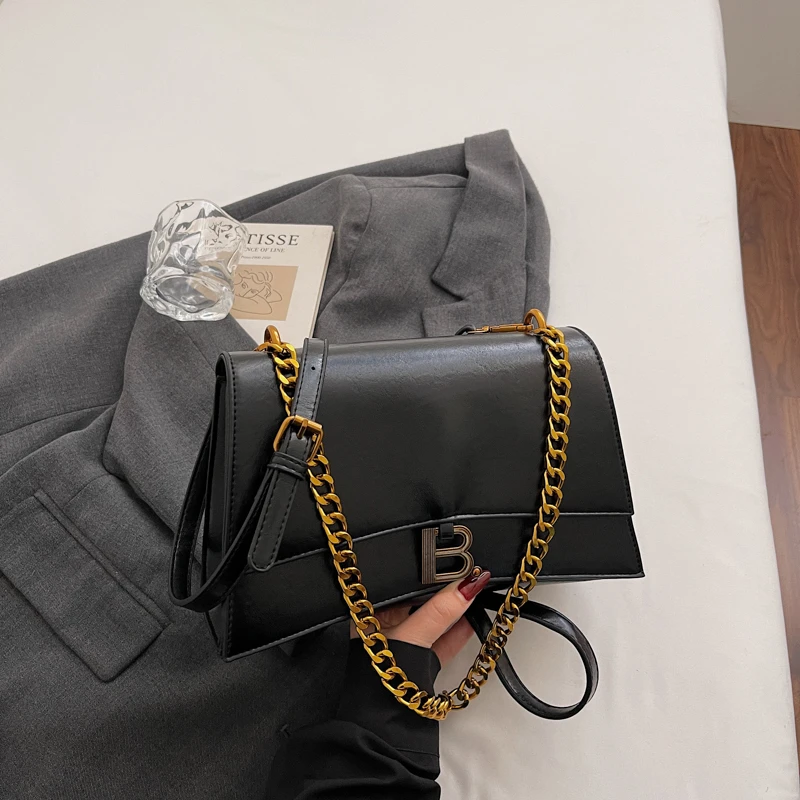 

Unique Simple Clutch Bag With Letter Logo For Women Elegant Leather And Large Capacity Casual Use