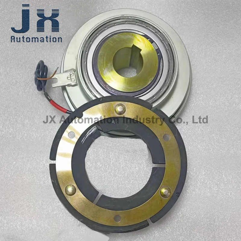 

Built-in Bearing DC 24V 68W 240Nm Electromagnetic Clutch 14.105.20.3.3 Shaft Hole 40mm H7 with keyway