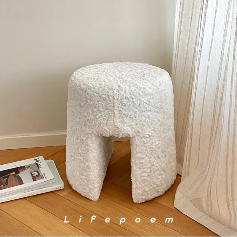MOMO Cream-style Lambskin Makeup Stool Cute Internet Celebrity Ins Bedroom Plush Dressing Stool Shoe Changing Stool