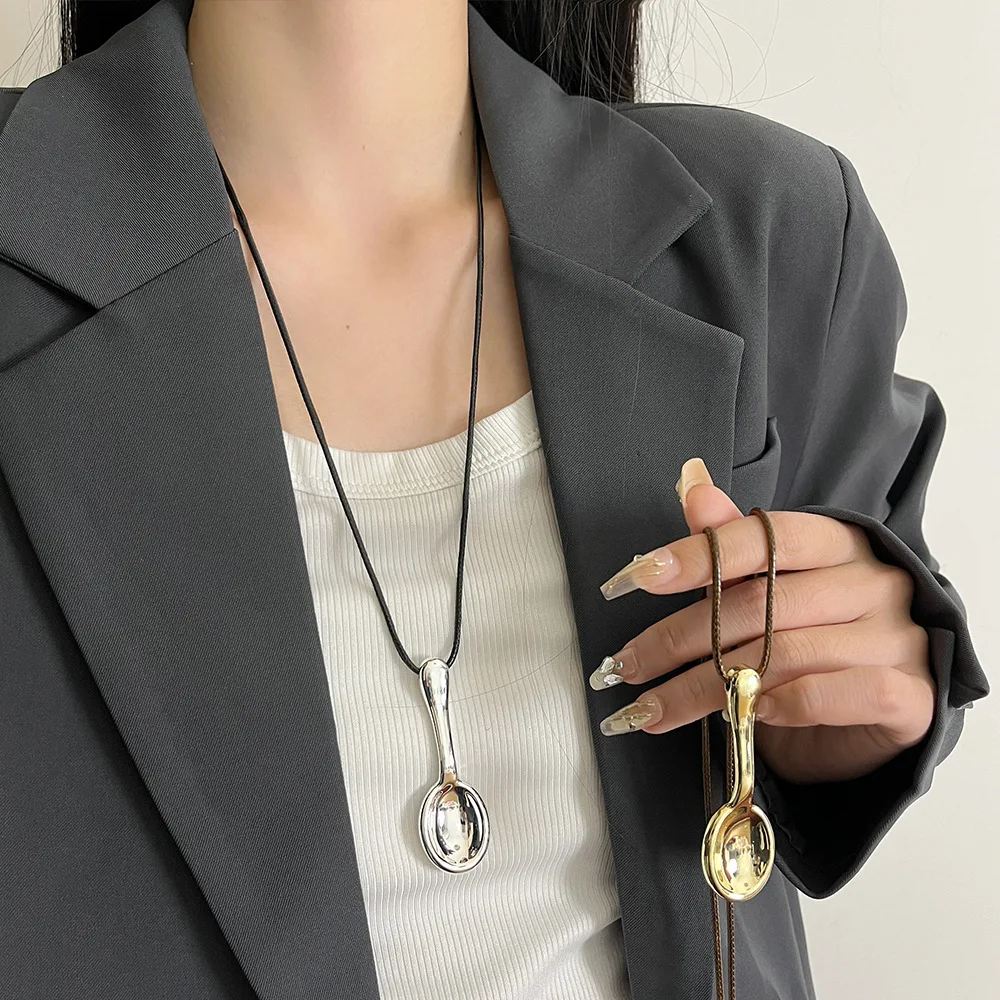 Creative Spoon Pendant Necklace for Women - Luxurious and High-End Accessory
