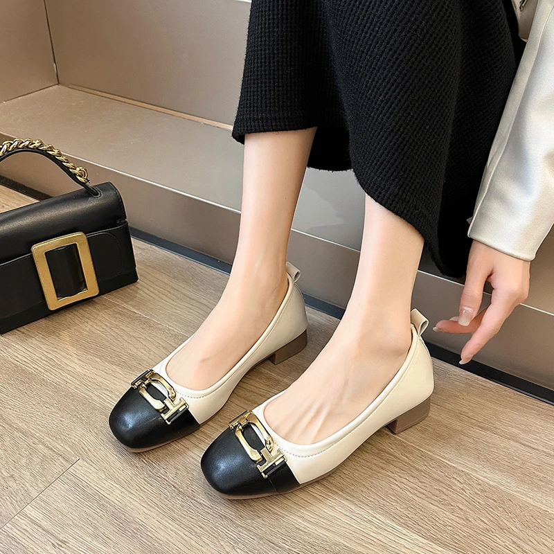 New Women Med Heel Square Toe Pumps Office Lady Shoes Big Gold Metal Chain Soft Soles Slip on Leahter Shoes