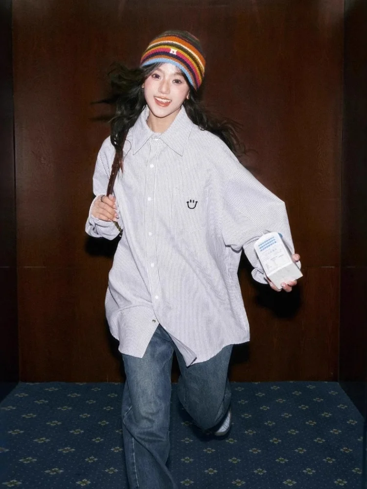 قميص مخطط للأزواج لربيع وخريف 2025 قميص عالي الجودة فضفاض ومتعدد الاستخدامات على طراز الحرم الجامعي للجنسين #6