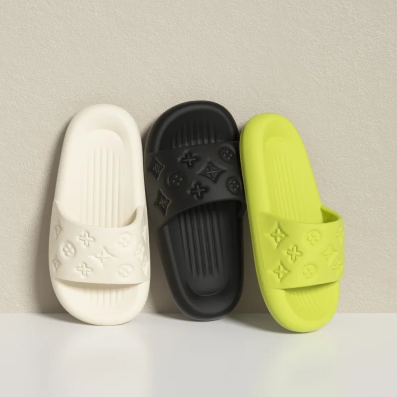 Nuevas sandalias para el hogar para mujer, zapatillas de suela gruesa de EVA para hombres y mujeres, zapatillas de baño con una caca como sensación, superventas