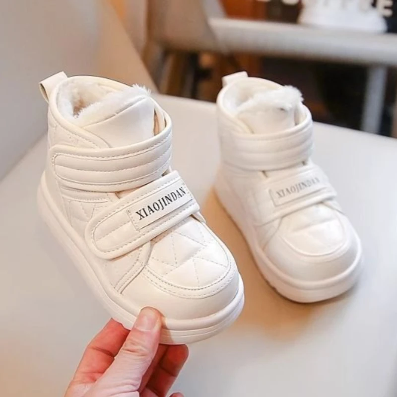

2026 Winter Premium Kids Furry Lined Thickened Snow Boots for Girls Soft Sole Anti Slip Outdoor Winter Shoes for Children