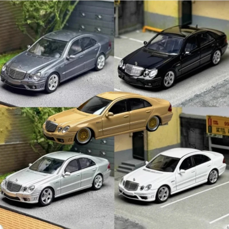 

Масштаб 1:64 E63 W211 W140, классическая ограниченная серия с четырьмя глазами, имитация сплава, модель автомобиля, коллекция для взрослых, демонстрационные украшения