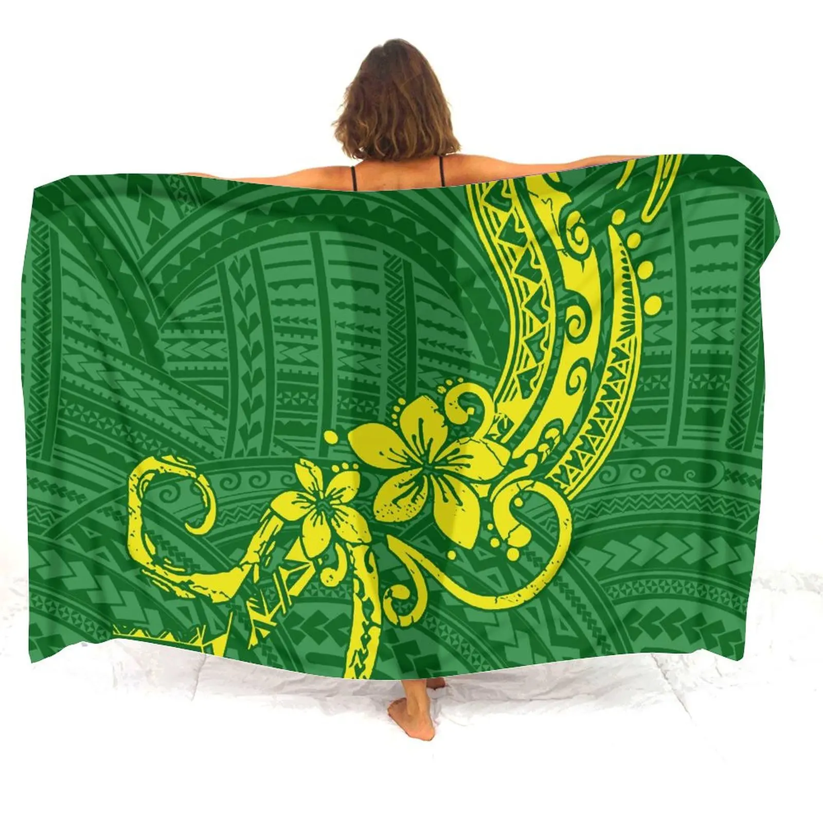 

Дамы могут персонализировать юбки-саронг, пляжные солнцезащитные шали, ветрозащитные плащи с полинезийским рисунком, легкие и удобные