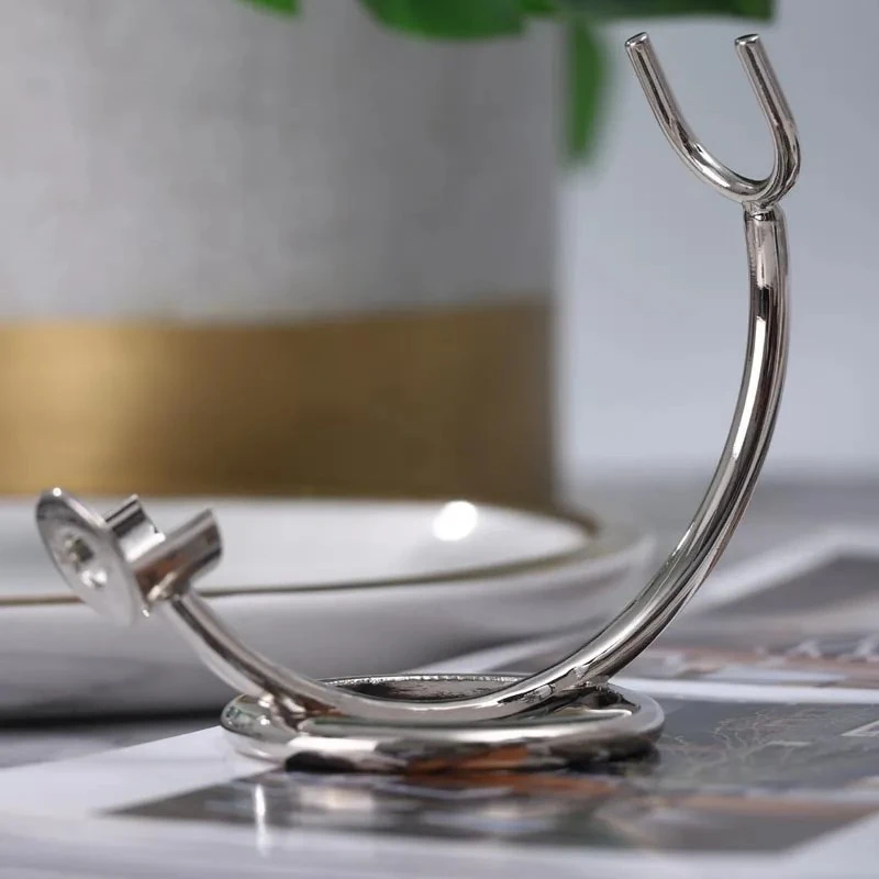 Yaqi Lightweight Chrome Color Straight Razor Holder For Male Elegant High Quality Durability Razor Stand Is Ideal For Travel