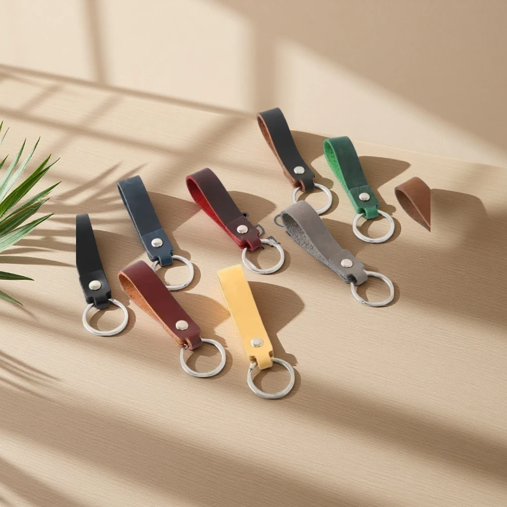 

Laser Personalize Engrave Logo Custom Leather Vintage Keychain Pendant Bag Car Key Chain HolderKeyring Gift for Men and Women